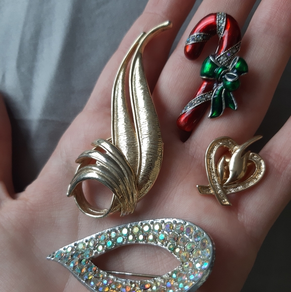 Set of 4 pins, brooches - Picture 3 of 4